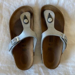 Girls Birkenstock Gizeh Sandals